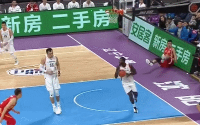 辽宁队流畅配合大韩飞身暴扣