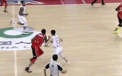  马丁一条龙反击超远滑翔抡扣