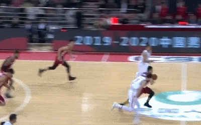 田桂森断球反击一条龙劈扣