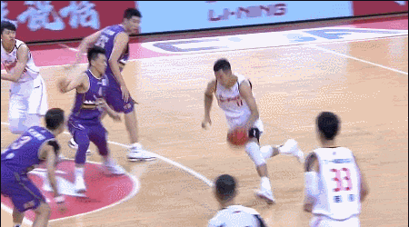  罗凯文带球横冲直撞强打2+1