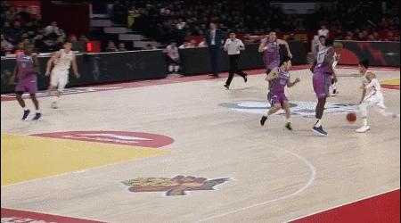 姜伟泽快攻妙传崔晋铭上篮得手