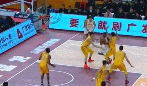 富兰克林突破强硬上篮