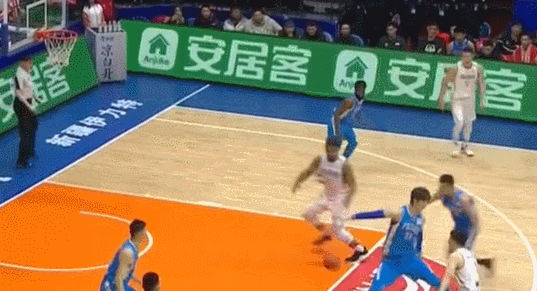 斯托克茨接助攻三步灌篮美如画