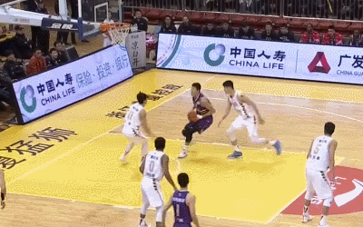 王少杰双手飞天隔扣对手力大如牛