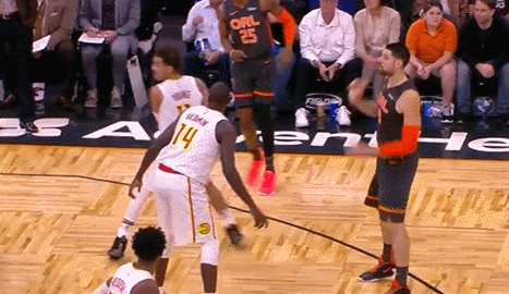 戈登篮下肆意双手虐框