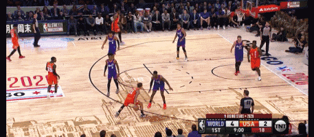 特雷-杨穿裆戏耍巴雷特完成抛投