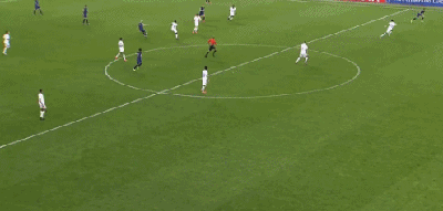 哈立德上半场的失误