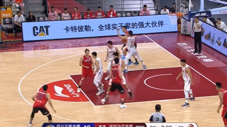 李慕豪低位造杀伤