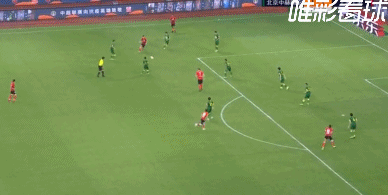 阿瑙托维奇后脚跟神助攻 奥斯卡前插破门，上港2-1反超比分