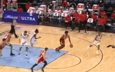 许尔特追身三分稳稳命中