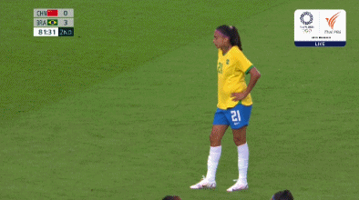 第82分钟，王晓雪禁区内对安德雷萨犯规，主裁判罚点球，安德雷萨操刀主罚命中，中国女足0-4巴西。