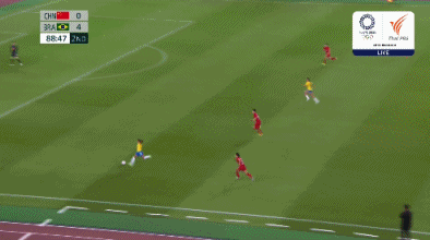 第89分钟，德比尼亚传中，比娅特里斯包抄铲射破门，中国女足0-5巴西。