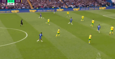 第62分钟，奥多伊边路传中造成诺维奇后卫乌龙！切尔西五球领先。