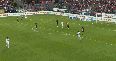 意甲-AC米兰3-1逆转卡利亚里取两连胜，奥卡福奇克处子球