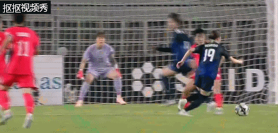 日本女足远射偏出球门