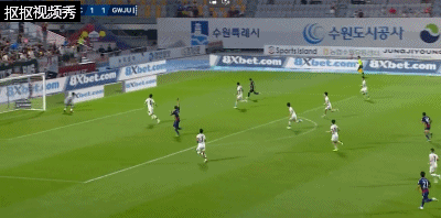 光州FC门将金京民离谱将球挡入球门，水原FC 2-1 反超光州FC