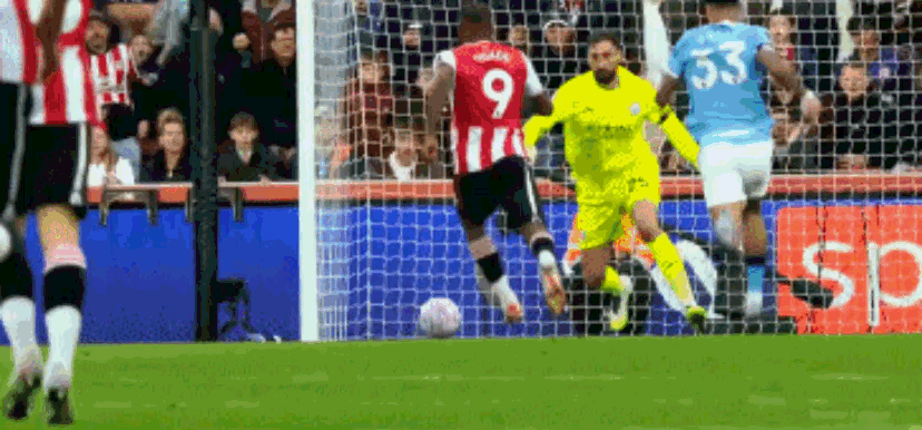 蒂亚戈单刀被多纳鲁马出击挡出