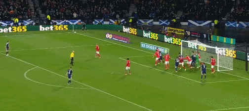 尚克兰借助角球破门，苏格兰2-1丹麦