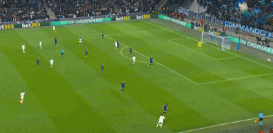 奥巴梅杨抢点梅开二度，马赛2-1纽卡斯尔联