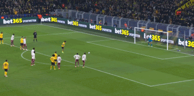 法比奥·席尔瓦点球罚失错失扩大比分机会