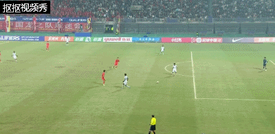 帅惟浩前场抢断，晃过门将后打空门得手，中国2-0孟加拉国