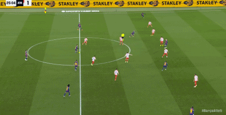 拉菲尼亚过掉门将推空门得手，巴萨1-1马竞