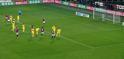 弗拉希奇点球破门，都灵1-0AC米兰