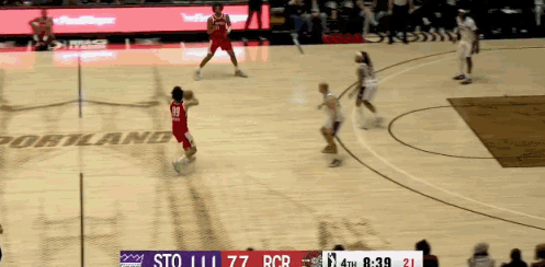 杨瀚森背打得分