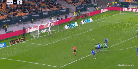 马约拉尔罚丢点球