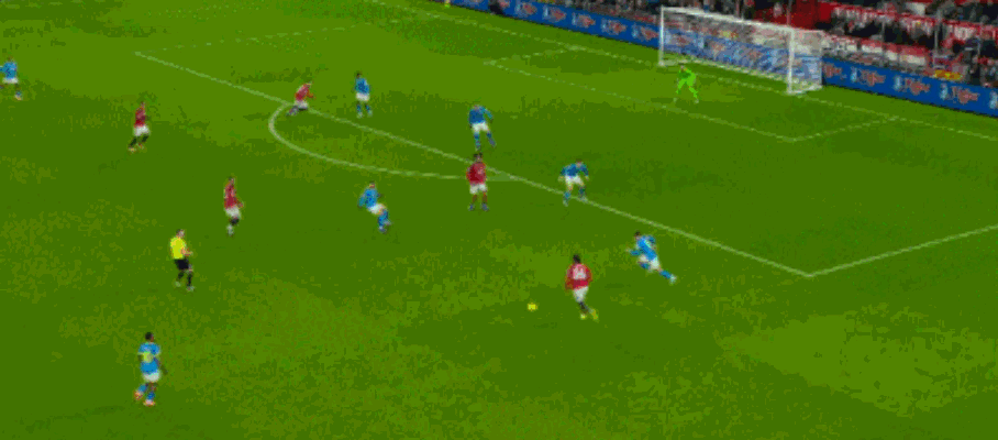 齐尔克泽折射破门，曼联1-0狼队