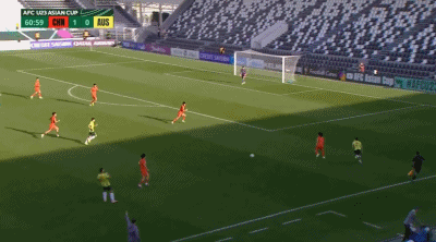 李昊侧扑挡出澳大利亚射门