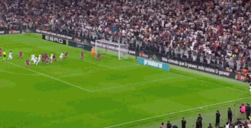 贡萨洛倒地破门，巴萨2-2皇马