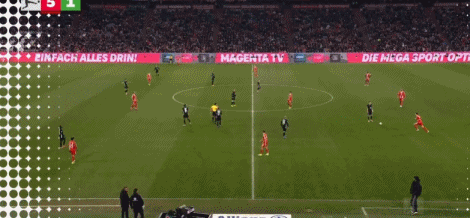 格雷茨卡快发任意球，凯恩助攻格雷罗轻松得分，拜仁5-1沃尔夫斯堡