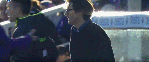 佛罗伦萨主教练瓦诺利连续领到两场黄牌被判离场