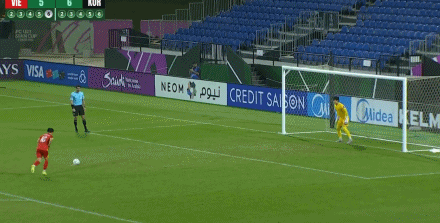 黄在闰前6轮均扑向一侧