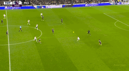 索兰克蝎子摆尾梅开二度，热刺2-2曼城