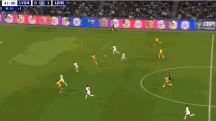 西马大力抽射破门，里昂0-2朗斯