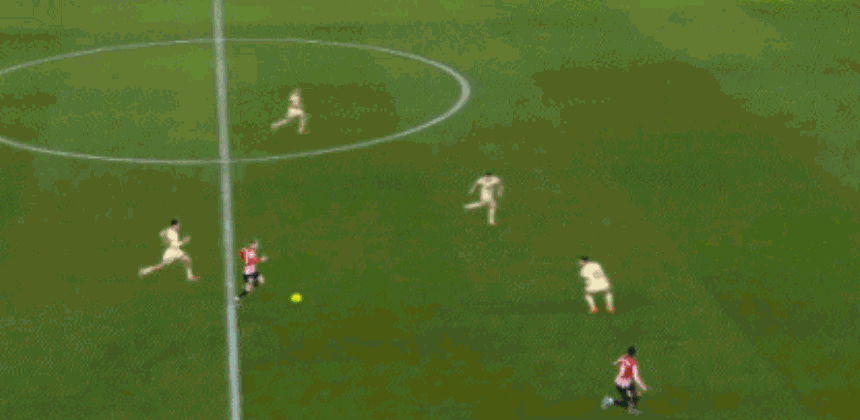 伊尼亚基低射破门但越位在先进球无效