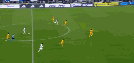 洛卡特利手术刀直塞博加破门，尤文图斯4-0比萨