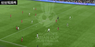 金京英越位单刀踢偏