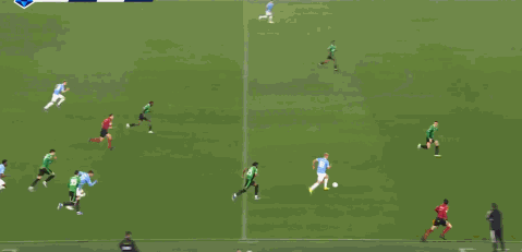 伊萨克森长途奔袭打门被挡马尔蒂尼补射破门，拉齐奥1-0萨索洛