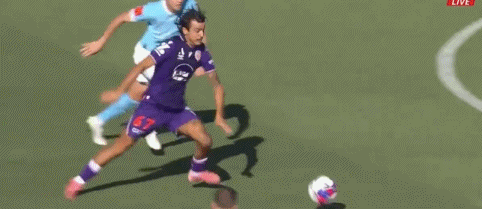 珀斯光荣射门被扑出