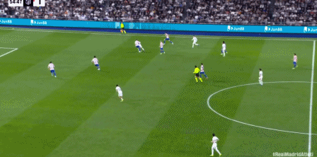 巴尔韦德前场断球后破门，皇马2-1马竞