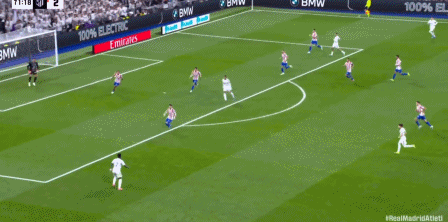 维尼修斯内切兜射破门，皇马3-2马竞