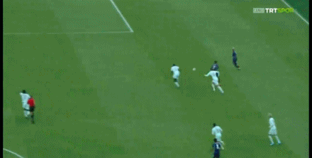 于帕梅卡诺犯规染红