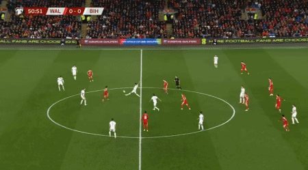 丹尼尔·詹姆斯凌空世界波破门，威尔士1-0波黑