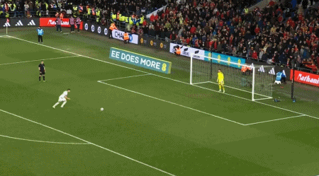 德米洛维奇点球被扑