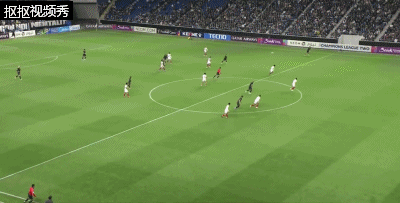 山下谅也凌空抽射击中边网错失扳平良机