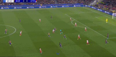 库巴西撞倒小西蒙尼染红，巴萨十人迎战