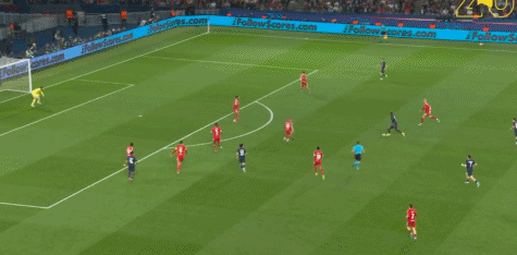 杜埃落叶球破门首开记录，巴黎1-0利物浦